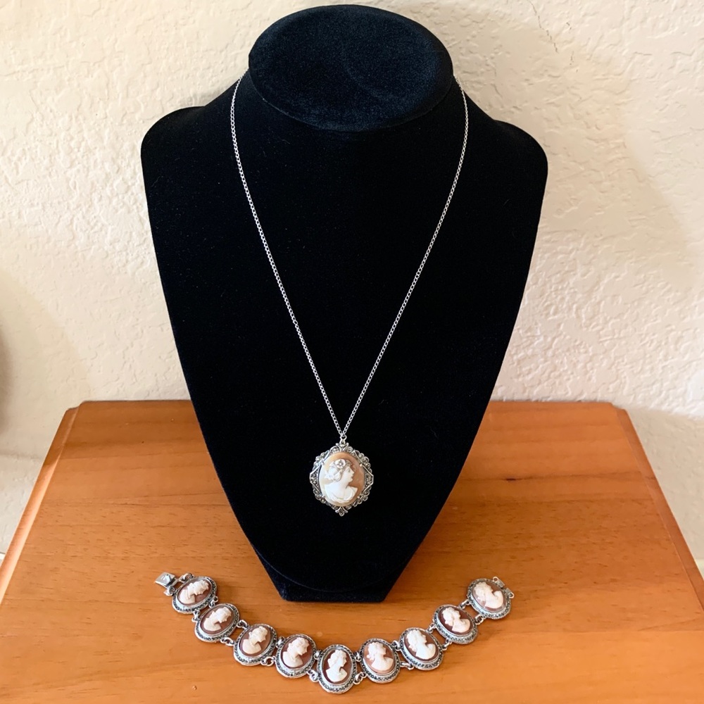 Cameo Necklace and Bracelet Set